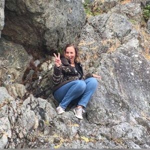 Meet your Posher, Caitlin